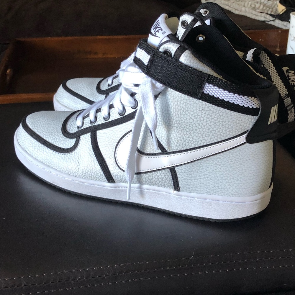 Nike mids